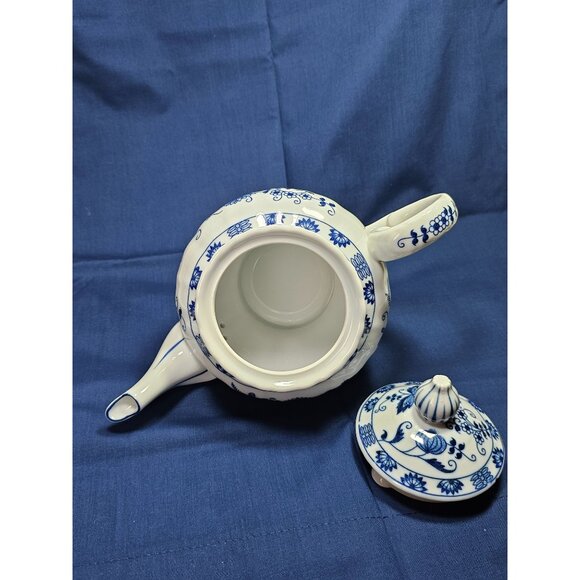 Vienna Woods Fine China Blue Onion Pattern Teapot Seymour Mann, Vintage - Picture 5 of 9